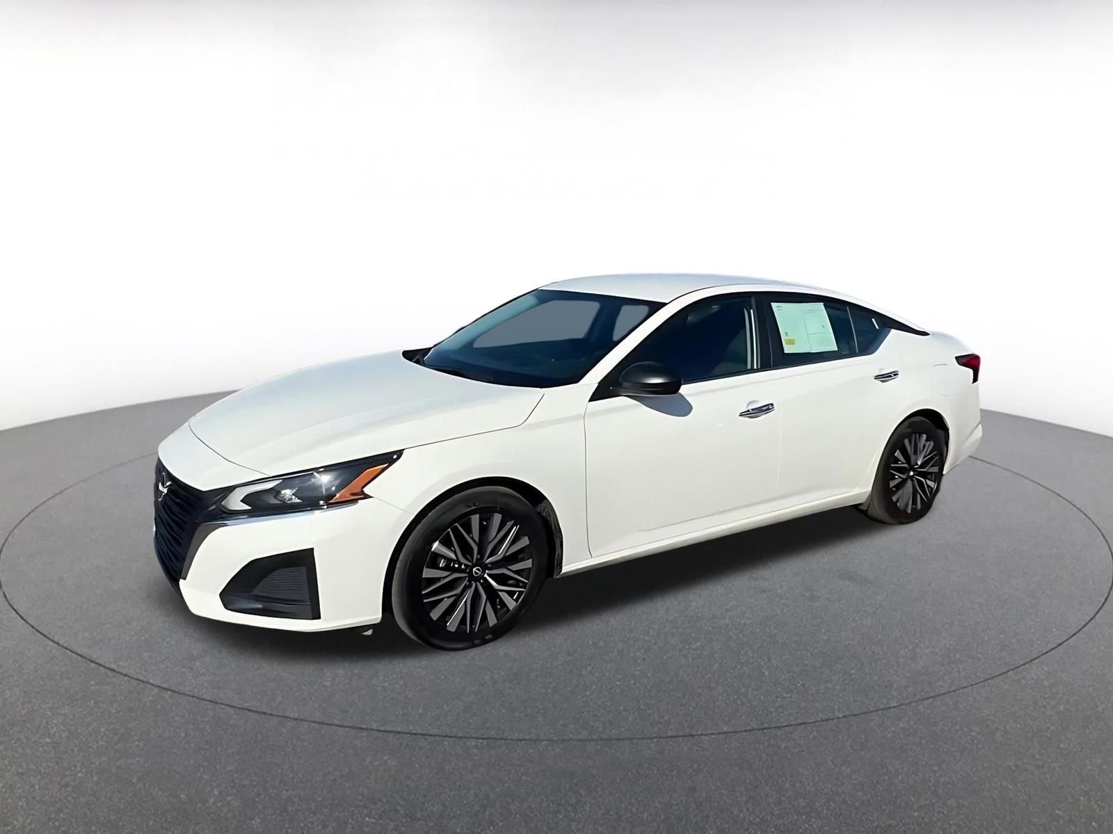 Used 2025 Nissan Altima 2.5 SV image 8