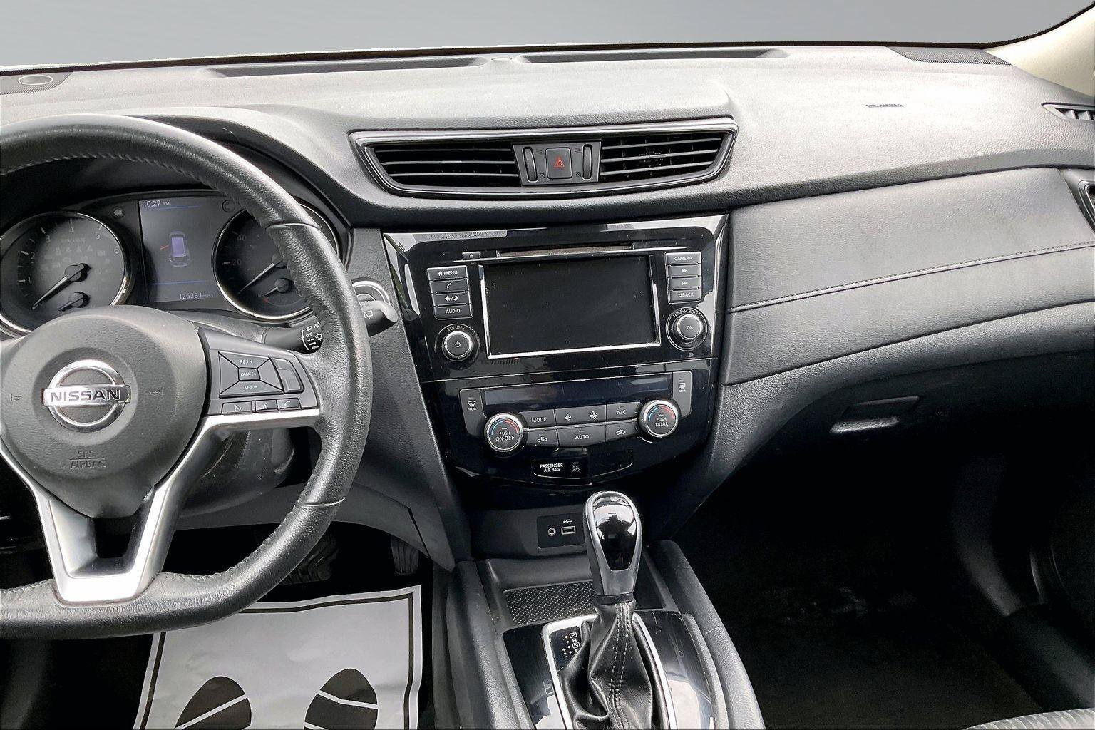 Used 2020 Nissan Rogue SV FWD image 6
