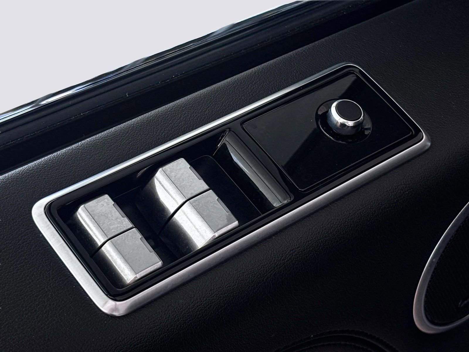 Used 2022 Land Rover Range Rover P525 Westminster Edition image 19