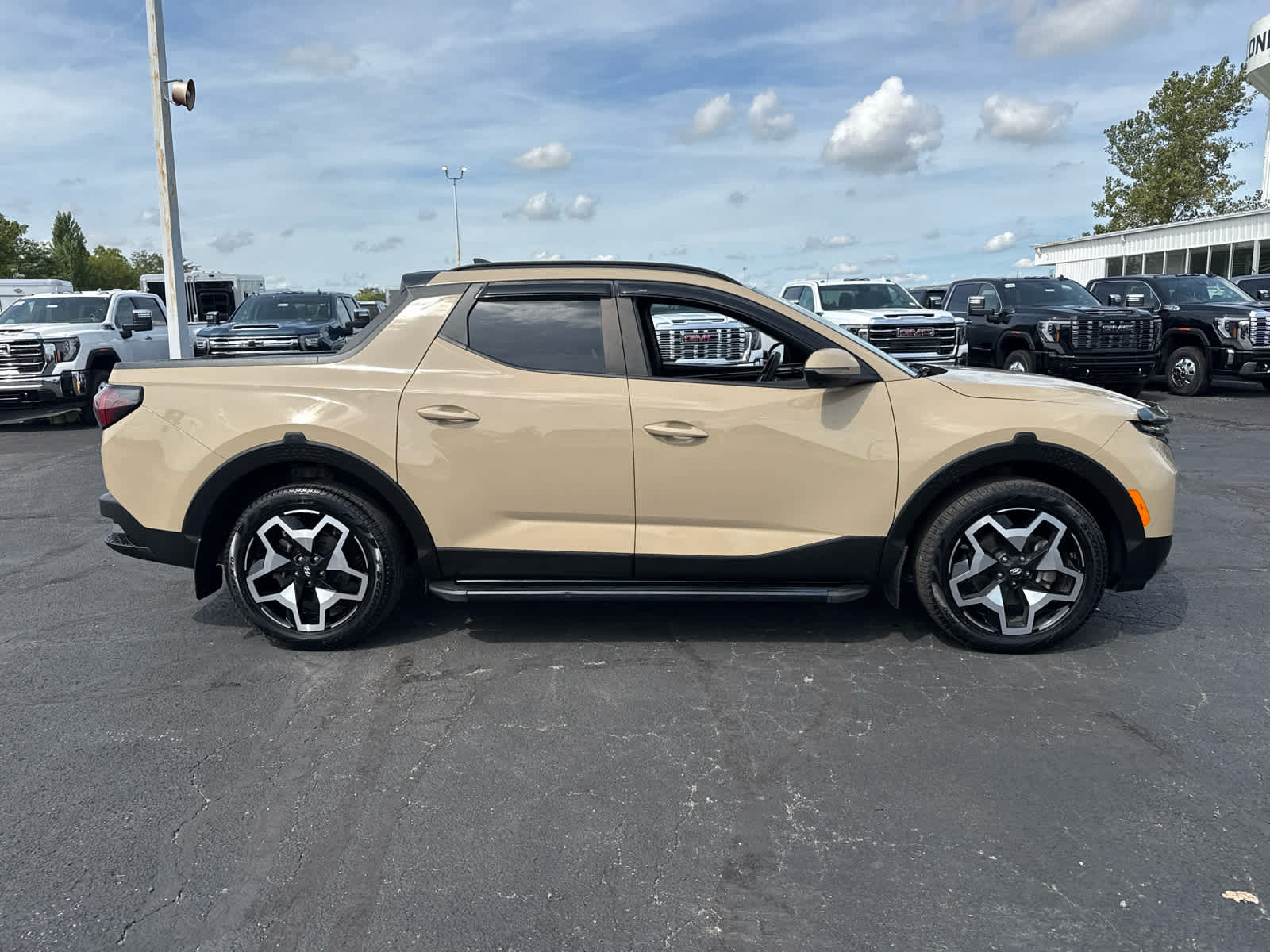 Used 2023 Hyundai Santa Cruz Limited AWD/4WD image 6