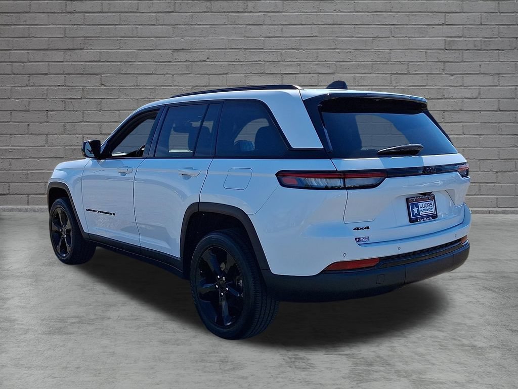 Used 2023 Jeep Grand Cherokee Altitude AWD/4WD image 8