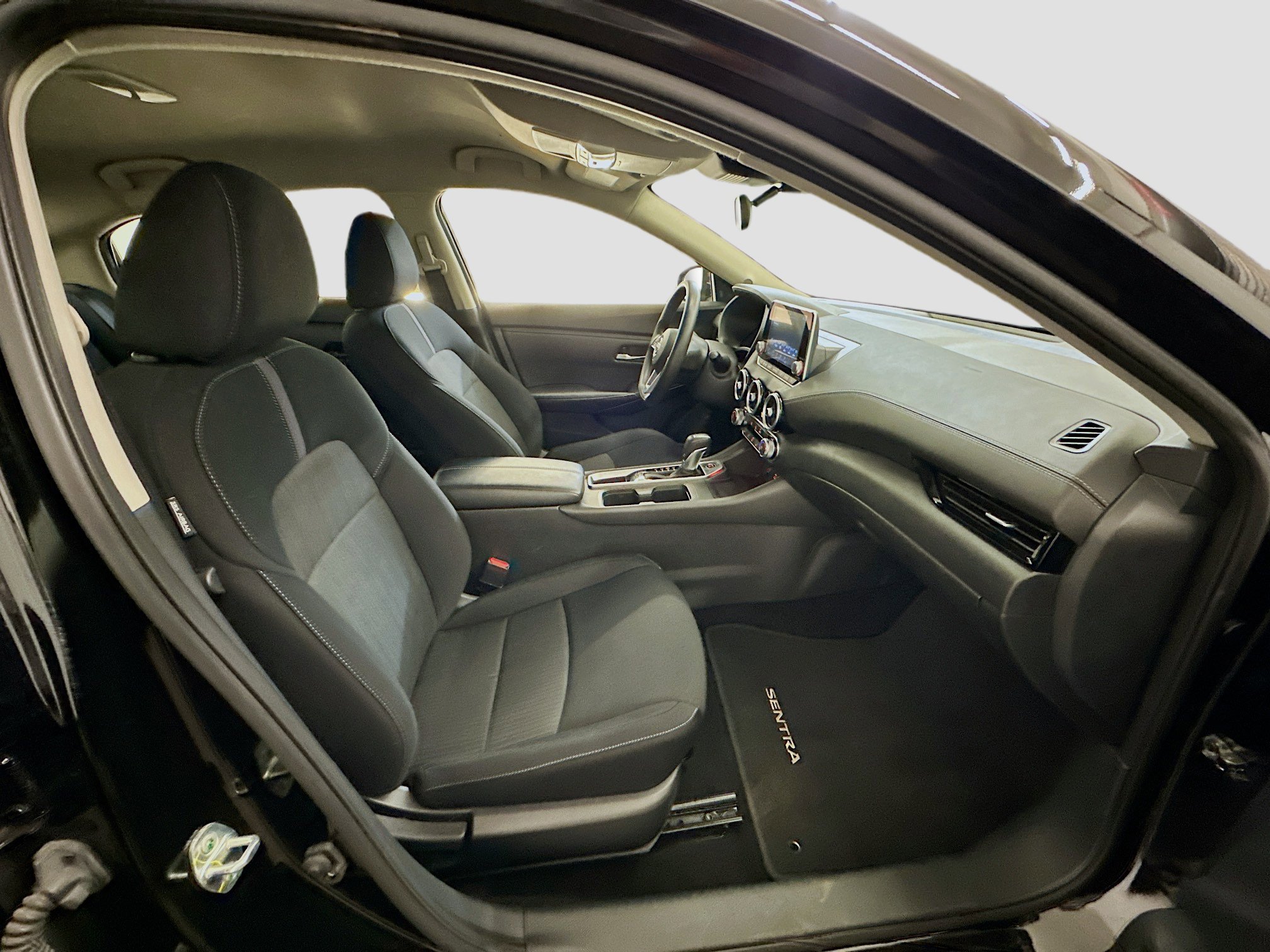 Used 2024 Nissan Sentra SV image 31