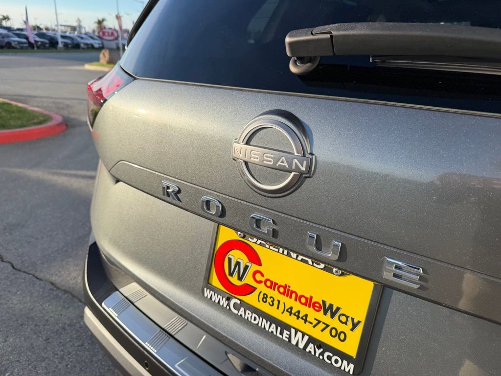 Used 2023 Nissan Rogue SL w/ SL Premium Package image 10