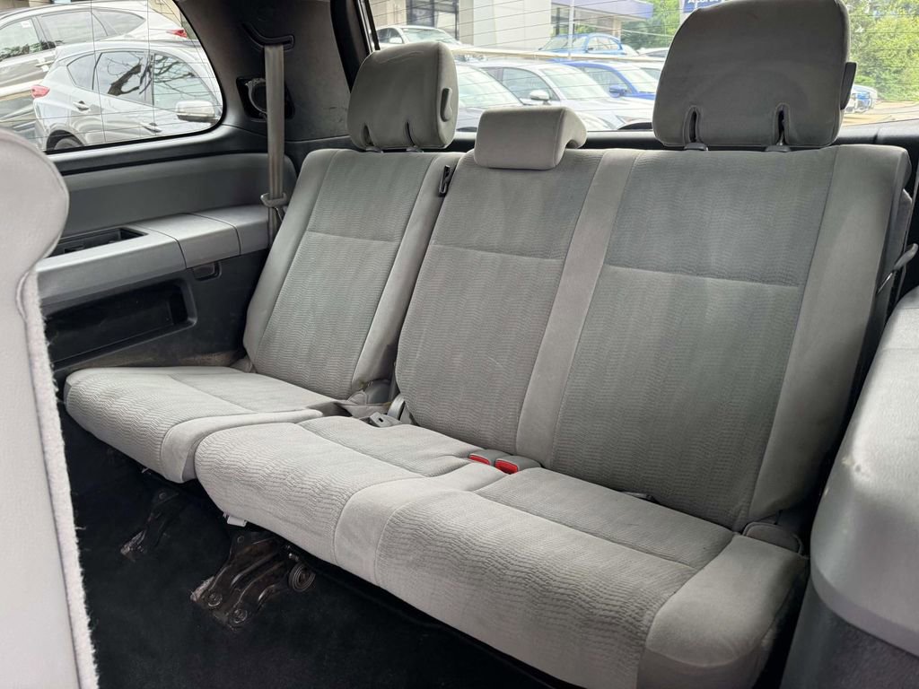 Used 2015 Toyota Sequoia SR5 AWD/4WD image 9