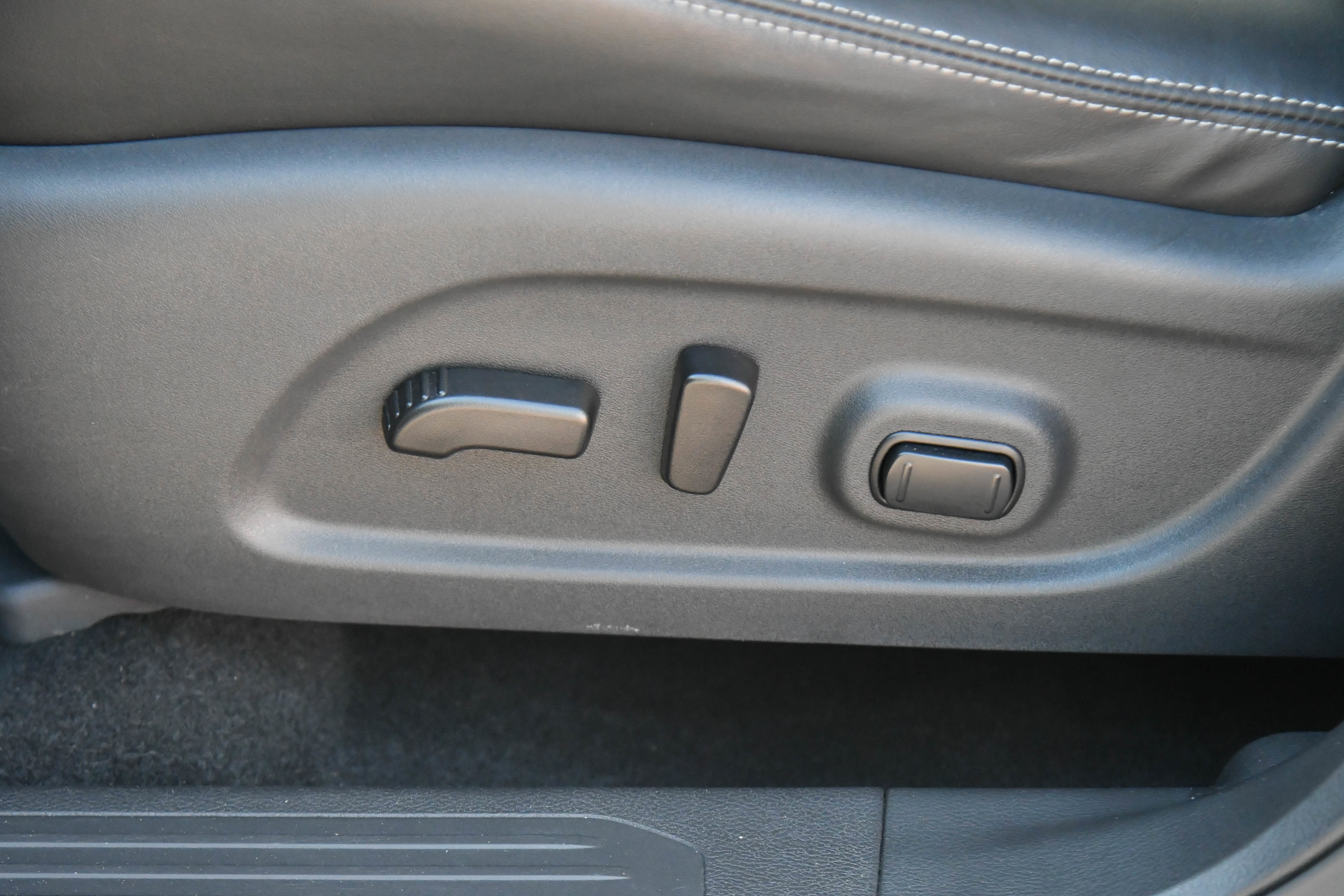 Used 2023 Nissan Murano SV image 17