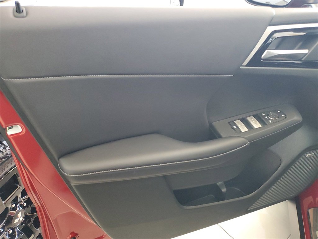 New 2025 Mitsubishi Outlander SE image 18