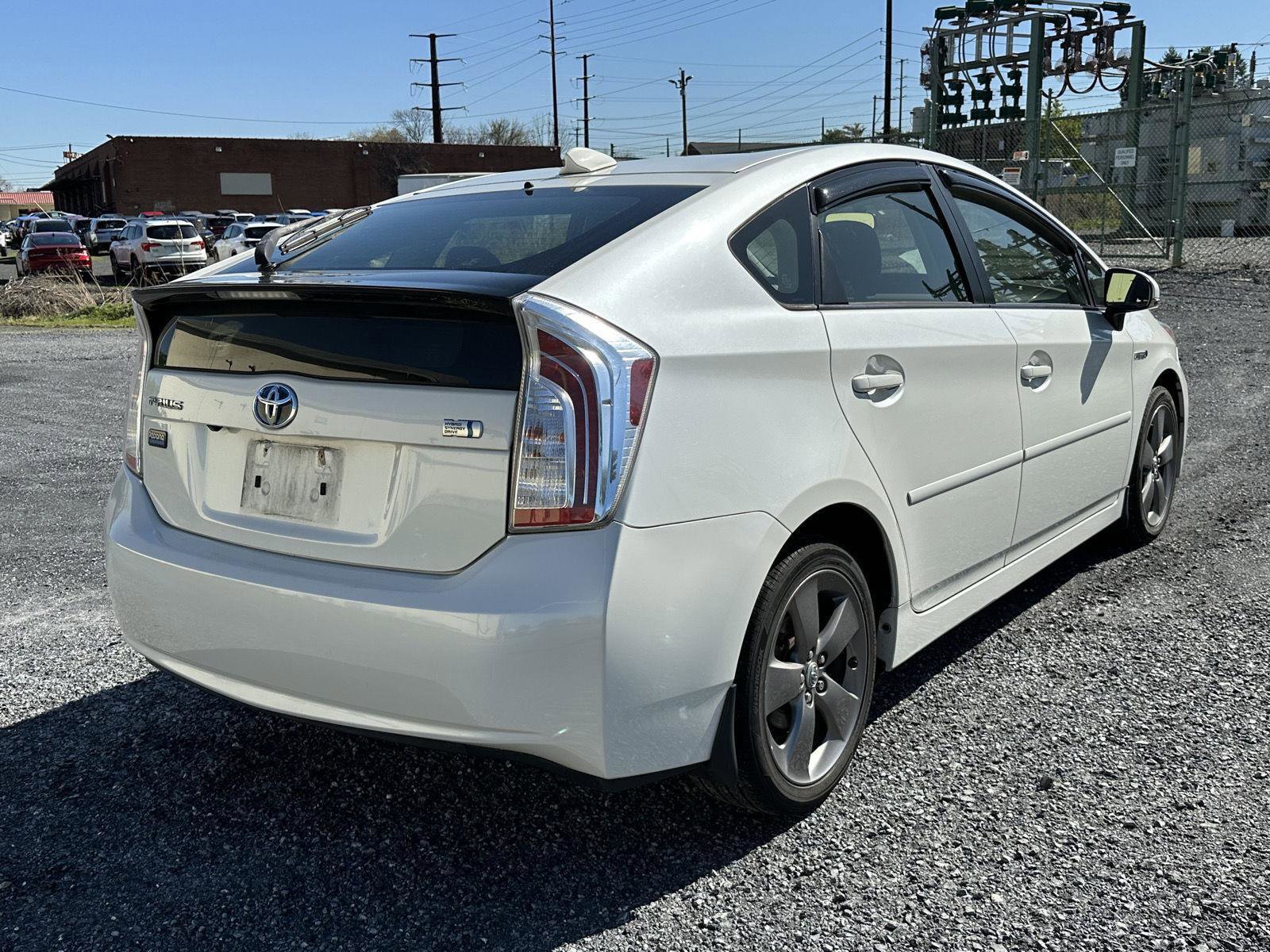 Used 2015 Toyota Prius Persona Series FWD image 8