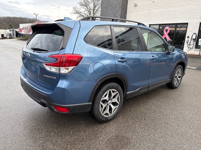 Used 2023 Subaru Forester Premium image 5