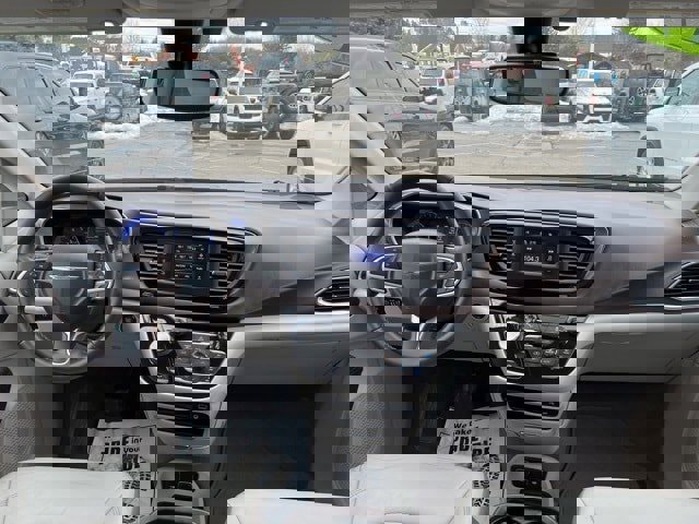 Certified 2017 Chrysler Pacifica Touring-L image 15