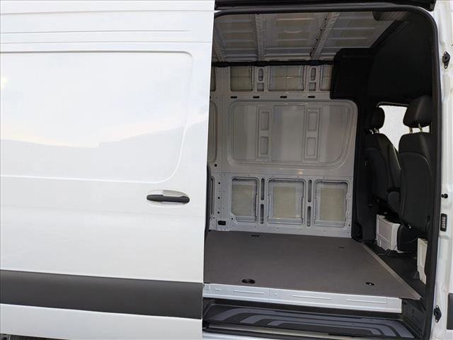 Used 2025 Mercedes-Benz Sprinter 2500 image 17