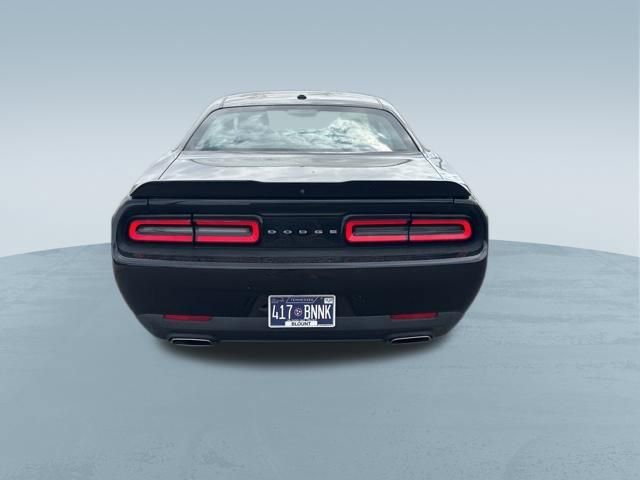 Used 2019 Dodge Challenger SXT image 7
