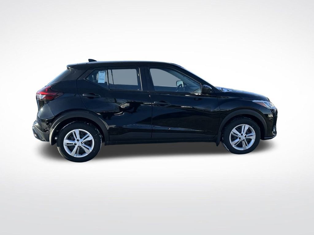 New 2025 Nissan Kicks Play S image 7