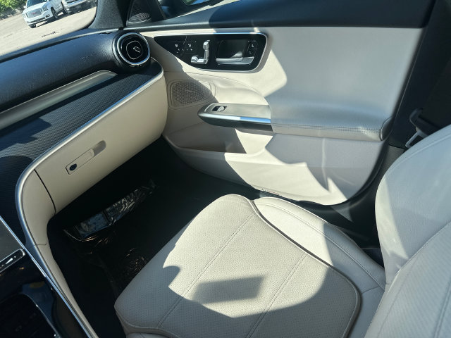 Used 2025 Mercedes-Benz C 300 4MATIC Sedan image 21