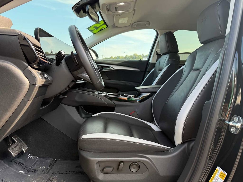 Used 2025 Buick Envision Sport Touring image 17