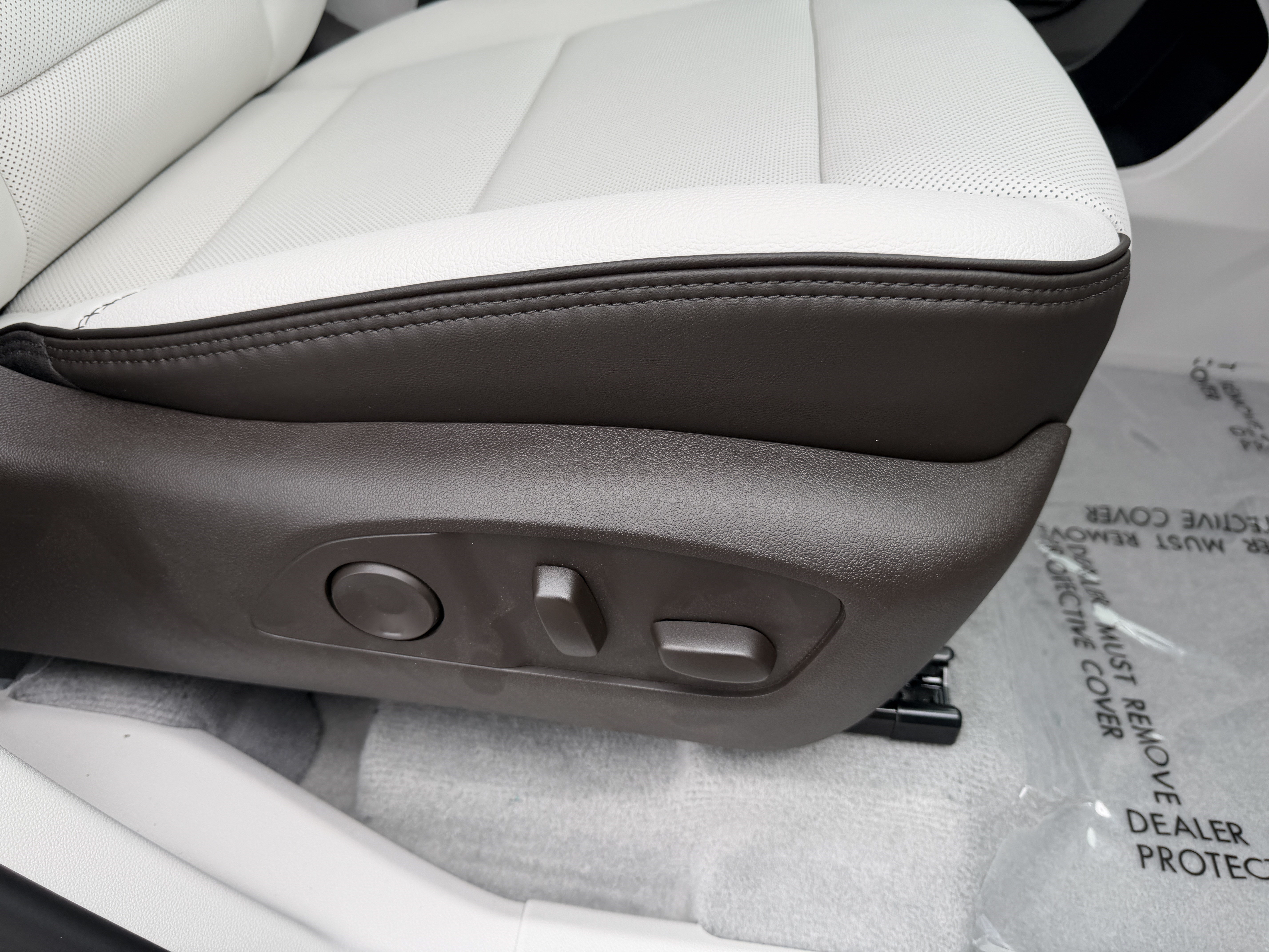 New 2026 GMC Acadia Denali w/ Super Cruise Package FWD image 21