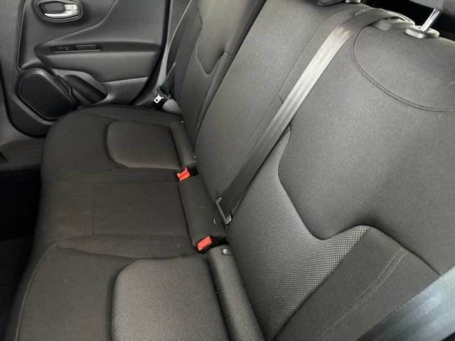 Used 2023 Jeep Renegade Latitude AWD/4WD image 26