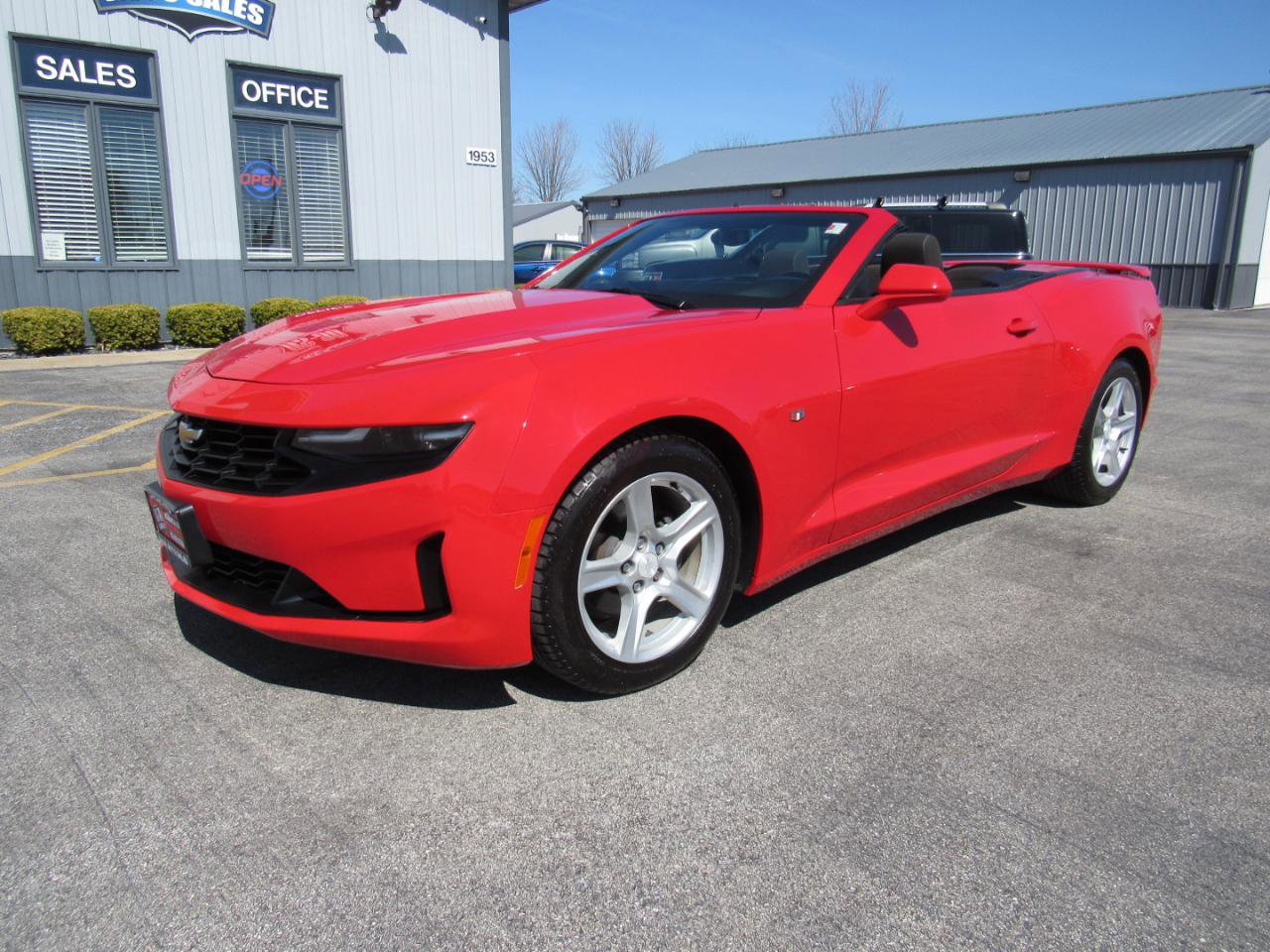 Used 2020 Chevrolet Camaro LT RWD image 30