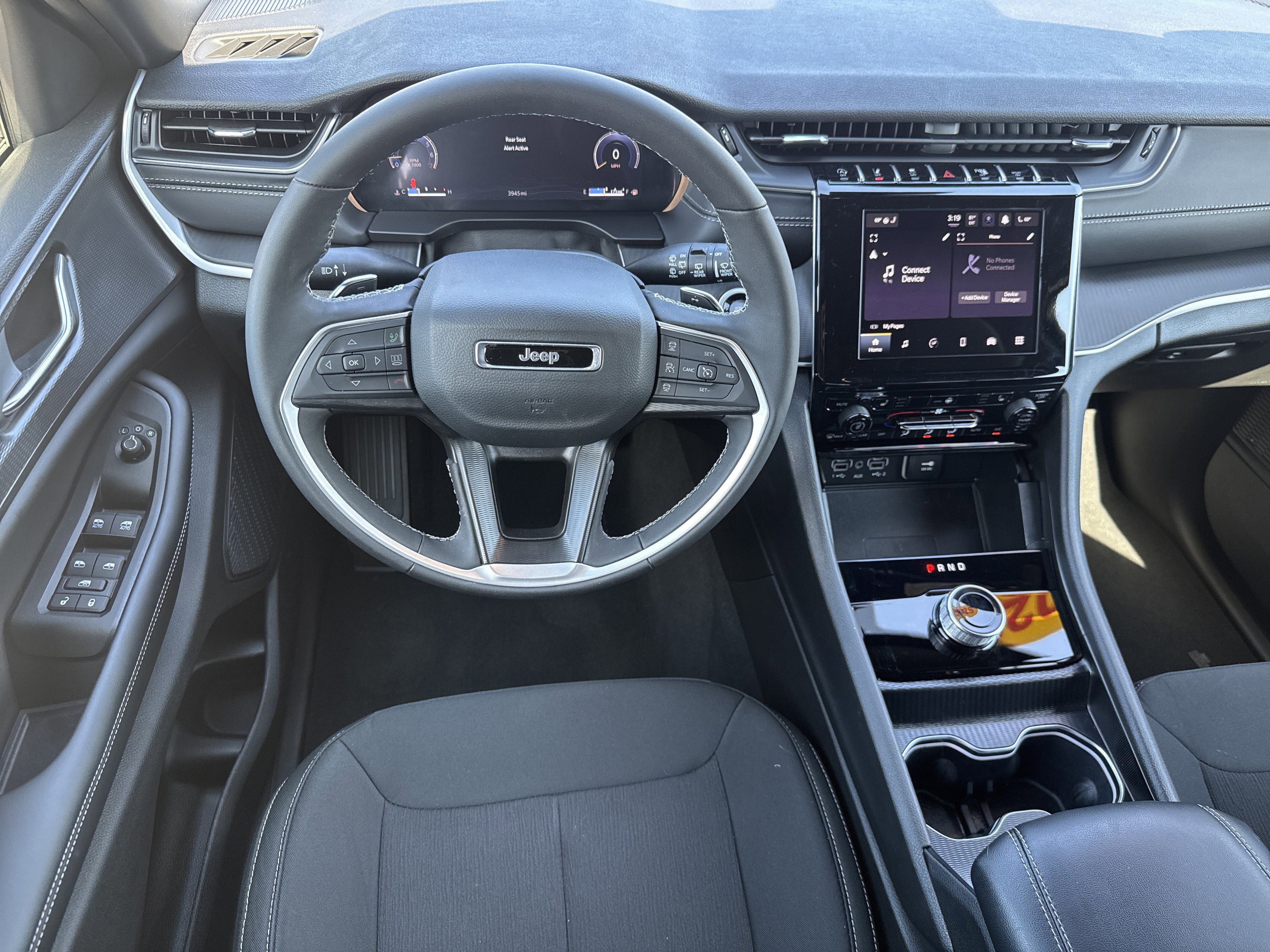 New 2025 Jeep Grand Cherokee Laredo w/ Luxury Tech Group I RWD image 7