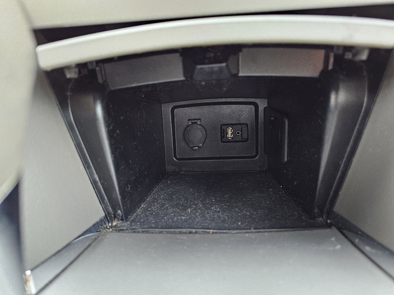 Used 2010 Toyota Camry LE image 51