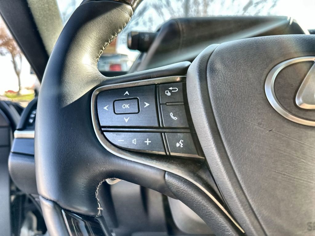 Used 2020 Lexus ES 350 Luxury w/ Accessory Package 2 image 31