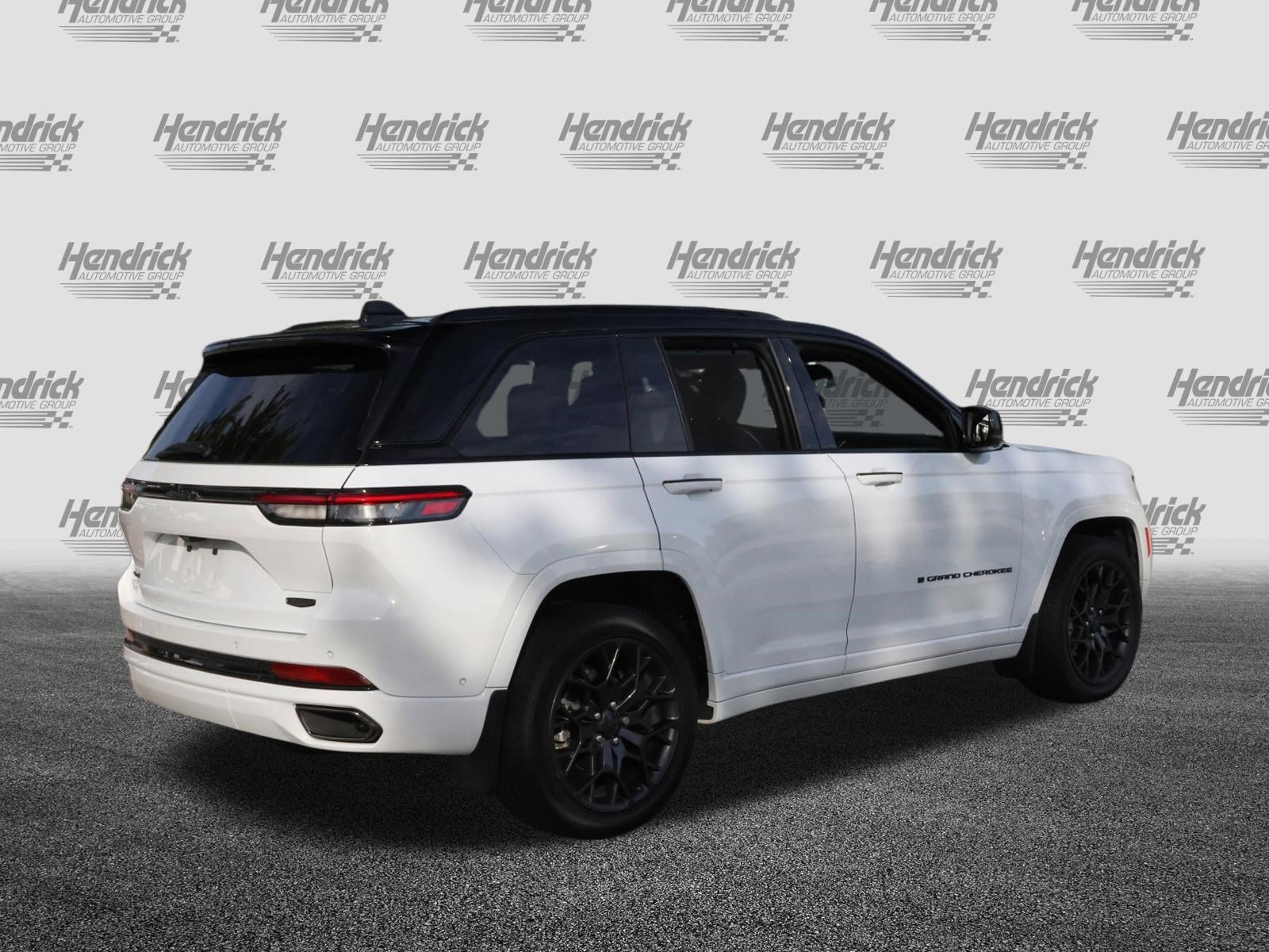 Used 2024 Jeep Grand Cherokee Summit w/ High Altitude Package AWD/4WD image 9