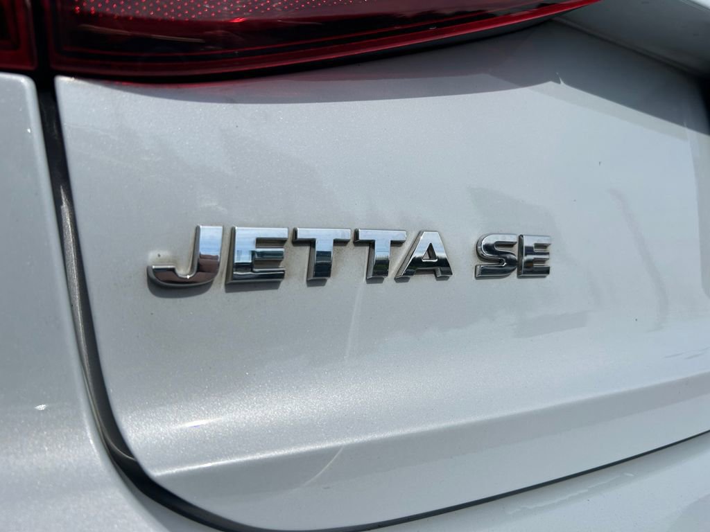 Used 2017 Volkswagen Jetta SE FWD image 34
