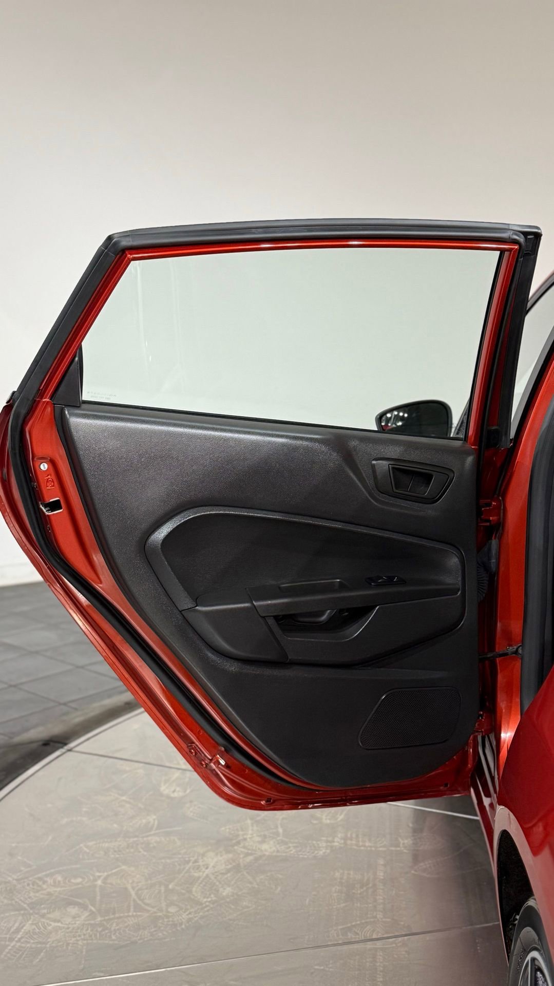 Used 2018 Ford Fiesta SE image 40