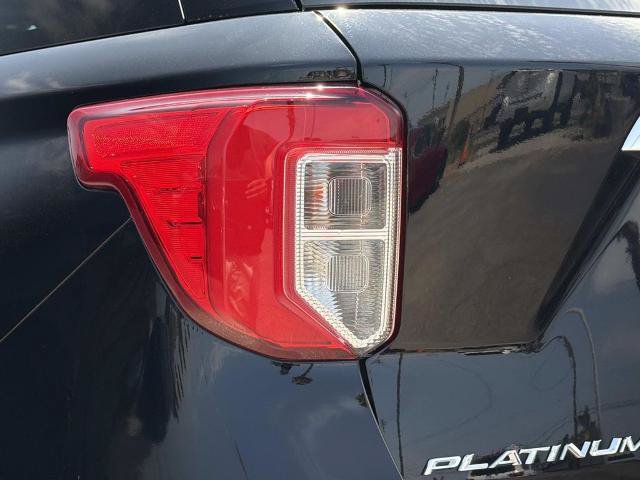 Certified 2022 Ford Explorer Platinum w/ Technology Package AWD/4WD image 8