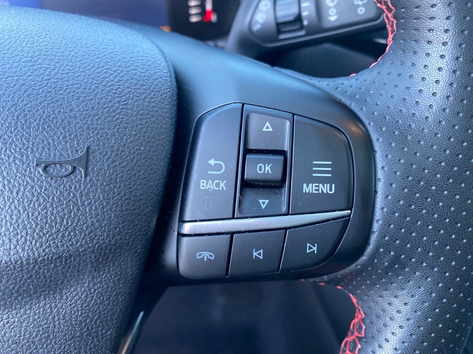 Used 2024 Ford Escape ST-Line w/ Tech Pack #1 AWD/4WD image 18