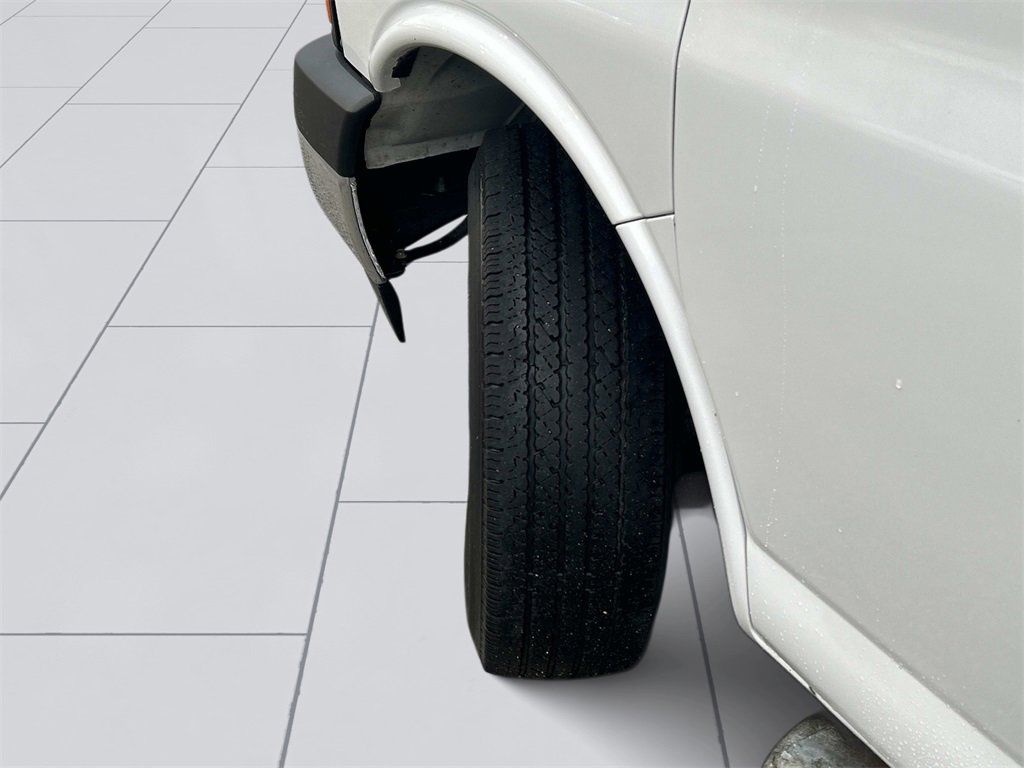 Used 2023 GMC Savana 2500 w/ Driver Convenience Package image 9