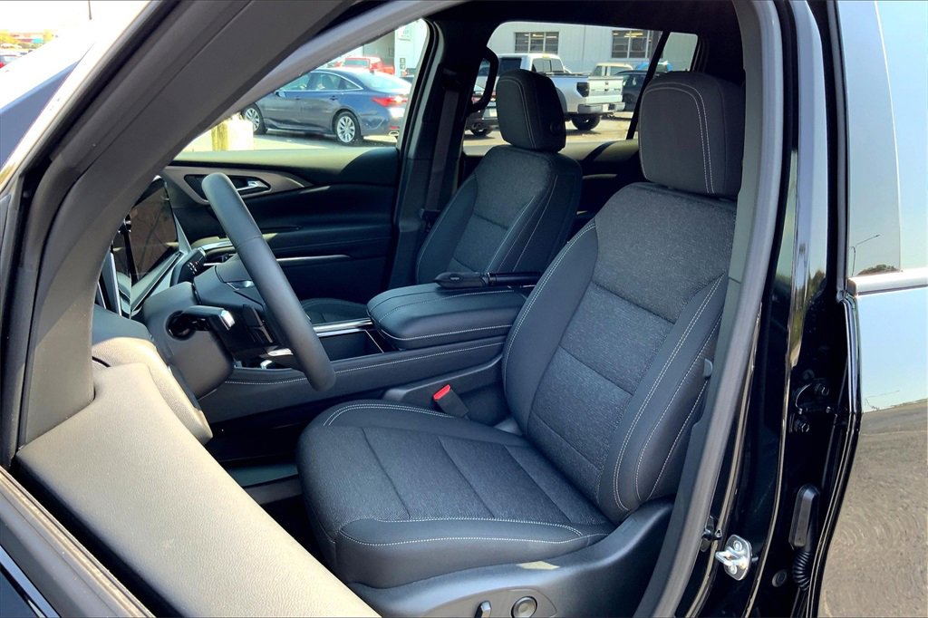 New 2026 Chevrolet Traverse LT w/ Driver Confidence Package image 10