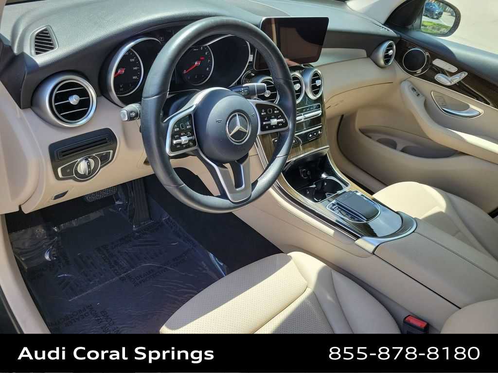Used 2020 Mercedes-Benz GLC 300 image 2