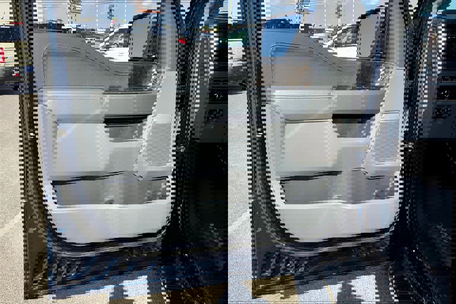 Certified 2022 Ford F150 Lariat w/ Equipment Group 502A High image 21