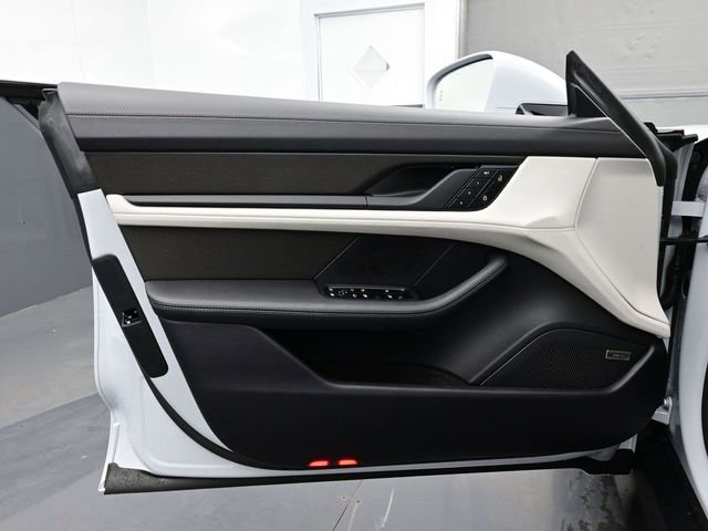 Used 2025 Porsche Taycan GTS image 7