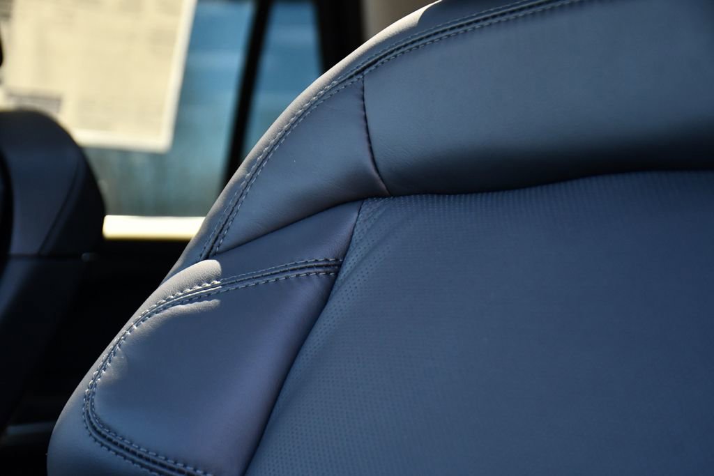 New 2026 Lincoln Navigator Reserve AWD/4WD image 14