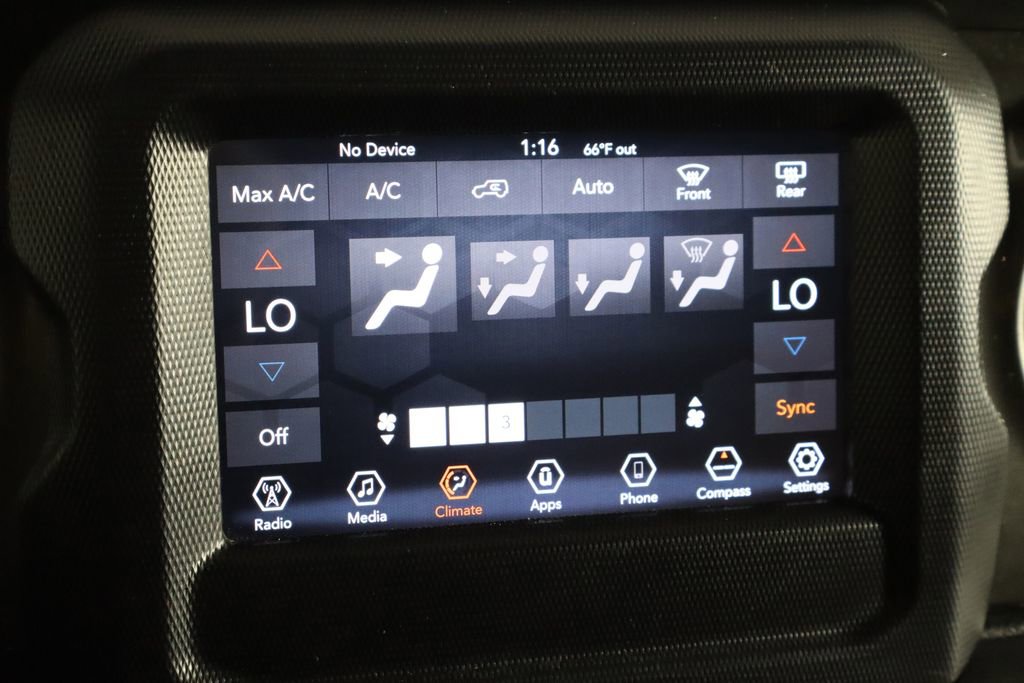 Used 2018 Jeep Wrangler Unlimited Sahara image 32