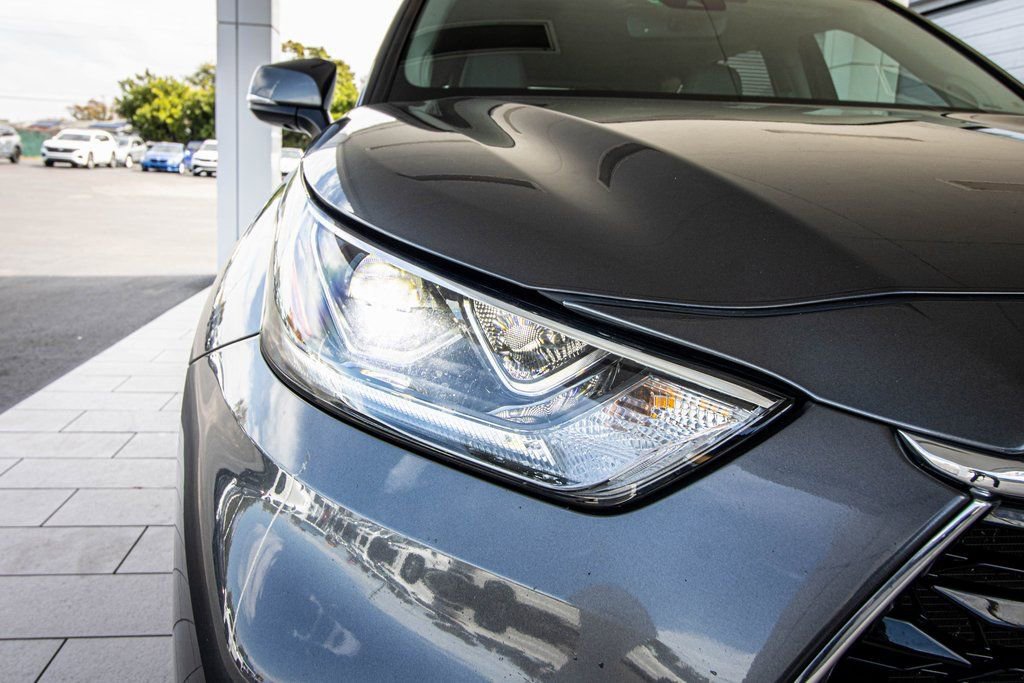 Used 2023 Toyota Highlander Limited image 6