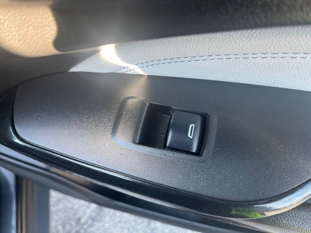Used 2025 Chevrolet Trax LT w/ Driver Confidence Package FWD image 43