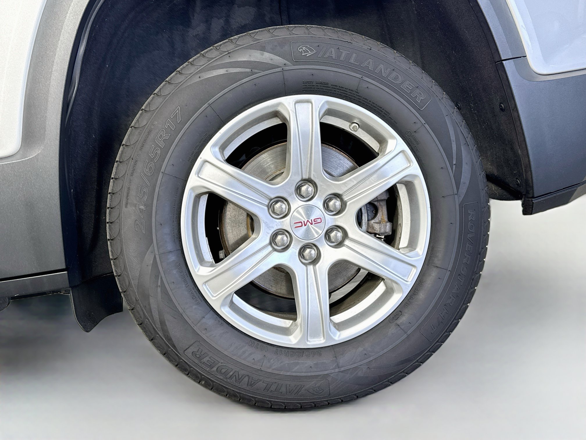 Used 2017 GMC Acadia SLE FWD image 30