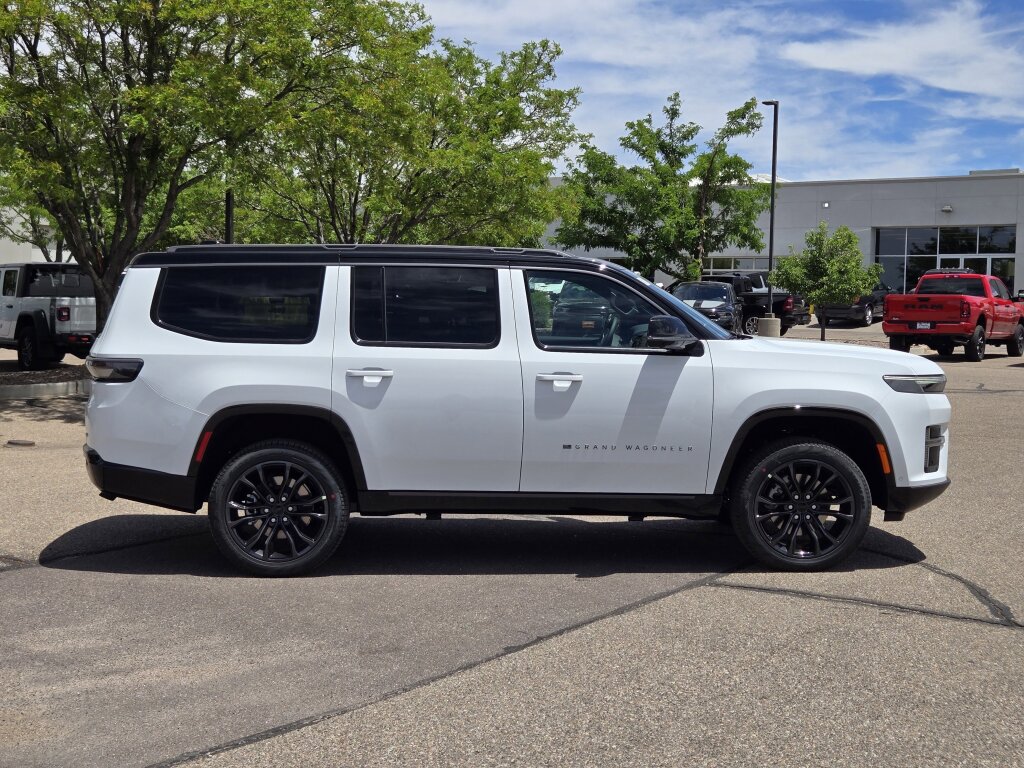 New 2026 Jeep Grand Wagoneer Summit AWD/4WD image 2