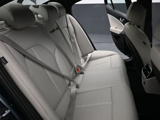 Used 2025 Genesis G70 2.5T image 22