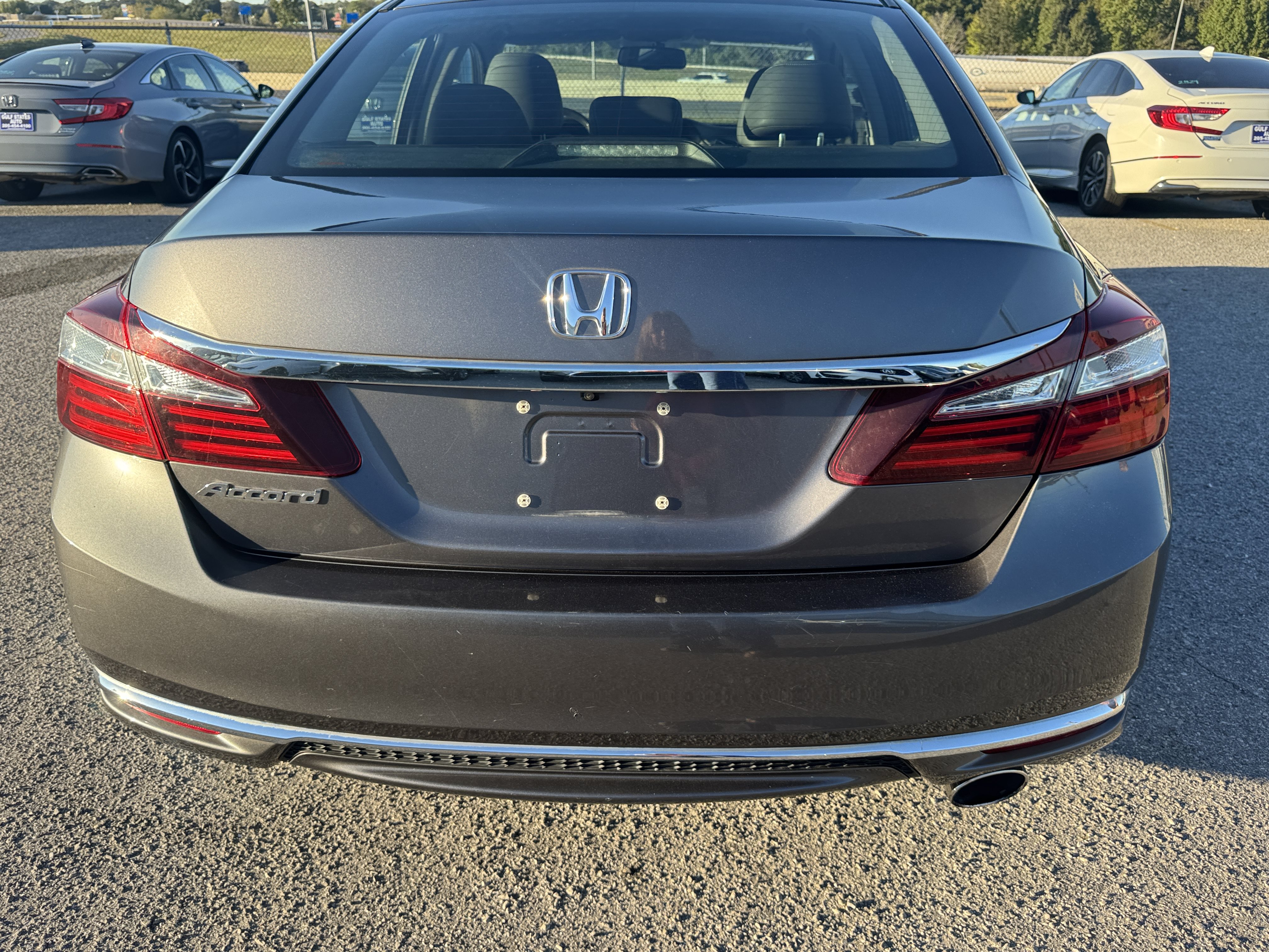 Used 2017 Honda Accord EX-L image 6
