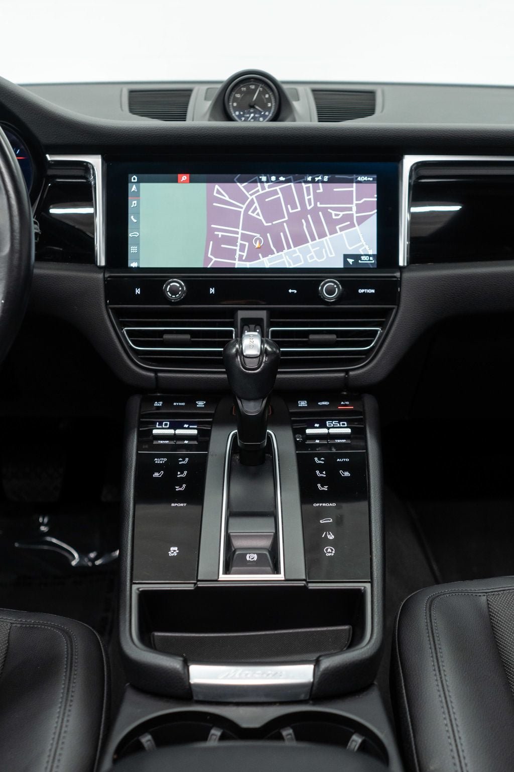 Used 2023 Porsche Macan AWD/4WD image 22