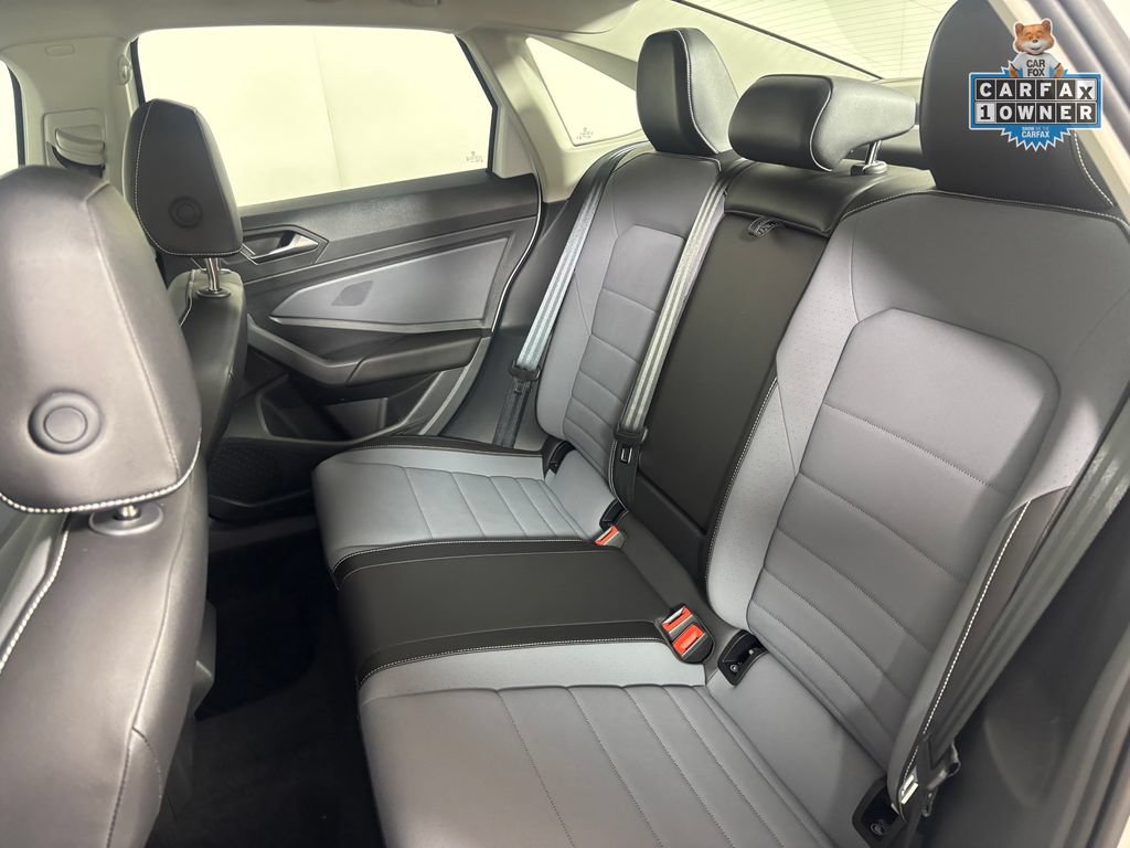 Used 2026 Volkswagen Jetta SE FWD image 26