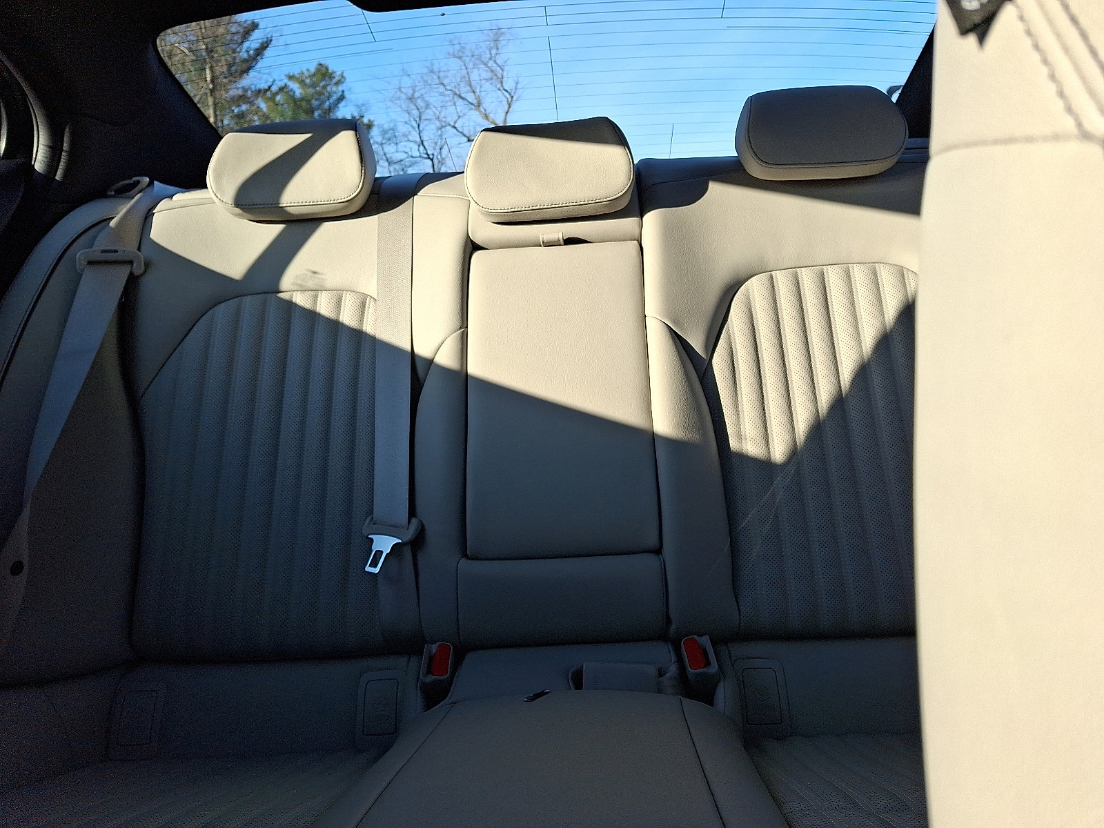 Certified 2023 Genesis G70 2.0T w/ Sport Prestige Package image 19