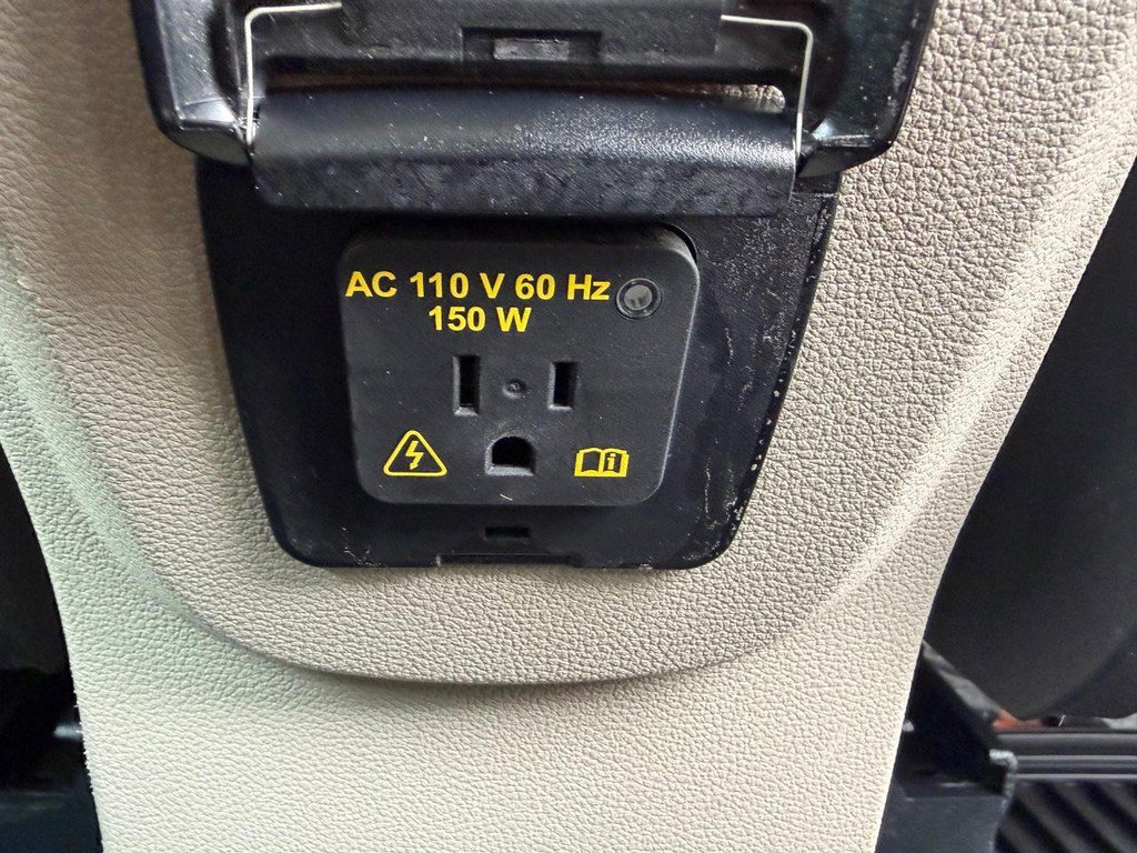 Used 2017 Ford C-MAX SE w/ Interior Protection Package image 39