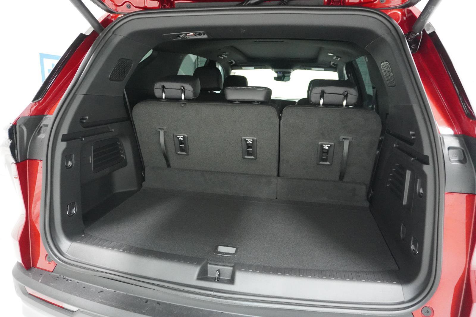 New 2026 Chevrolet Traverse LT w/ Sun and Wheel Package image 9