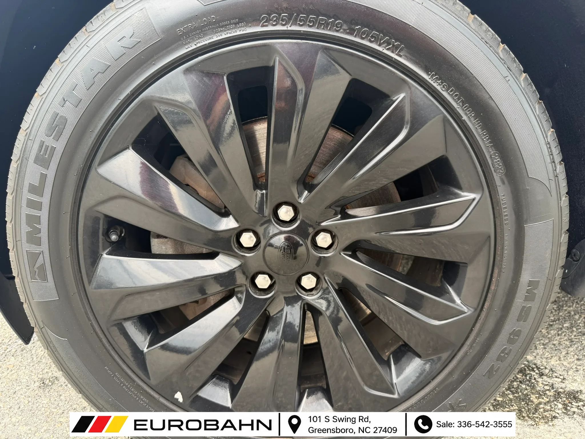 Used 2020 Land Rover Discovery Sport SE AWD/4WD image 26