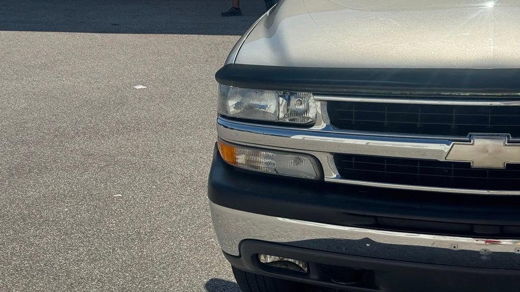 Used 2003 Chevrolet Suburban LS w/ LS Preferred Equipment Group AWD/4WD image 7
