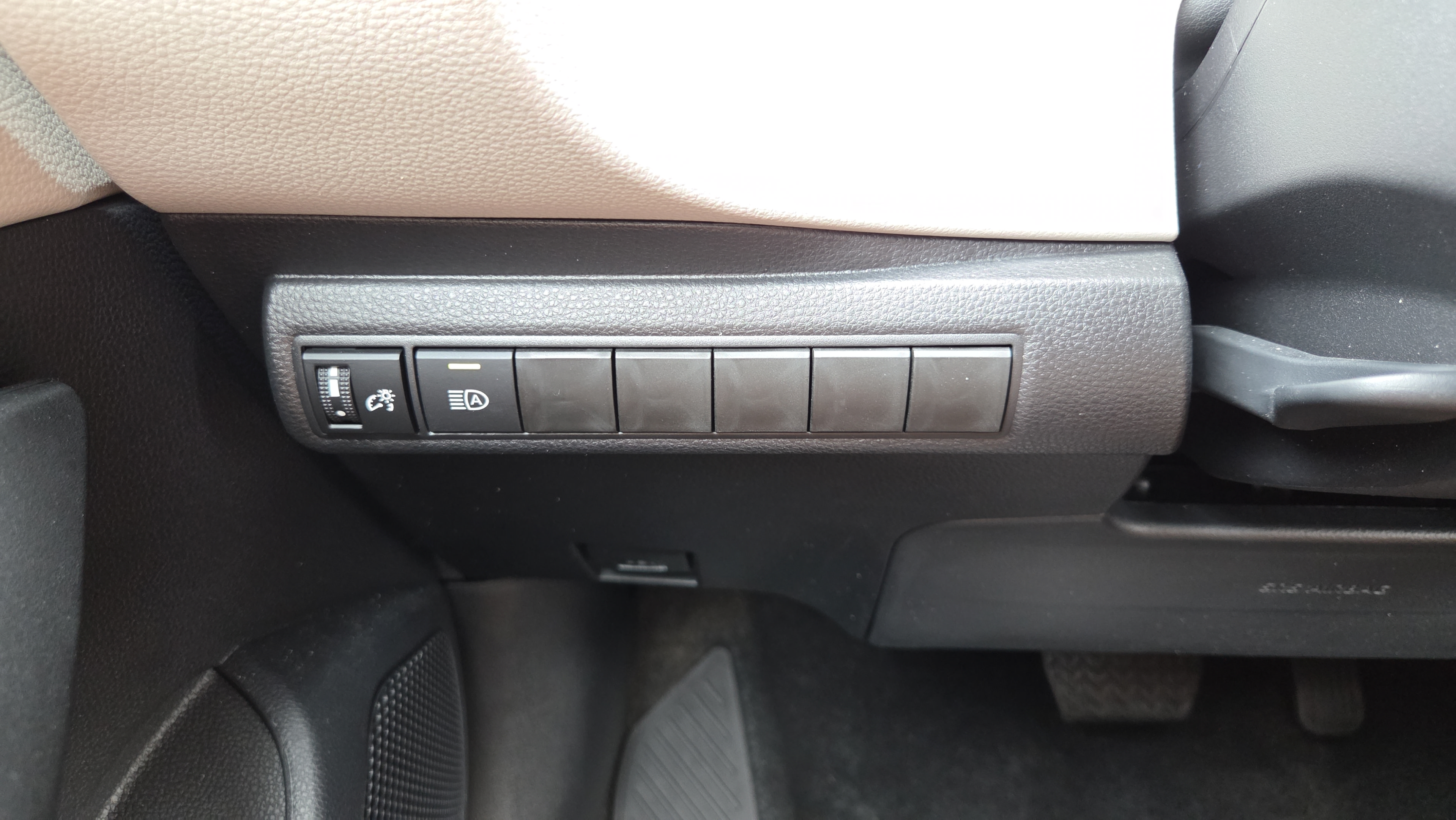 Certified 2026 Toyota Corolla LE FWD image 21